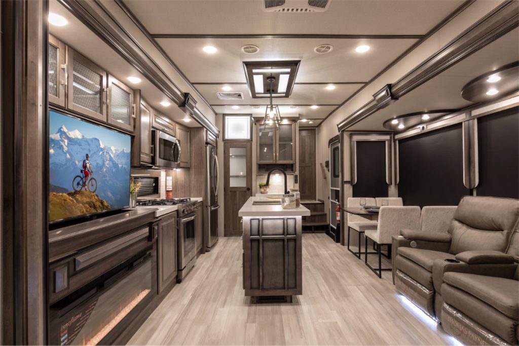 5th Wheel Living Areas